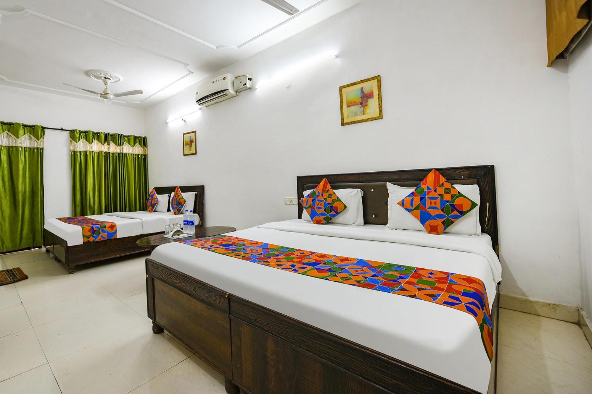 Hotel Fabexpress Diamond Sec 45 Chandīgarh Exterior foto