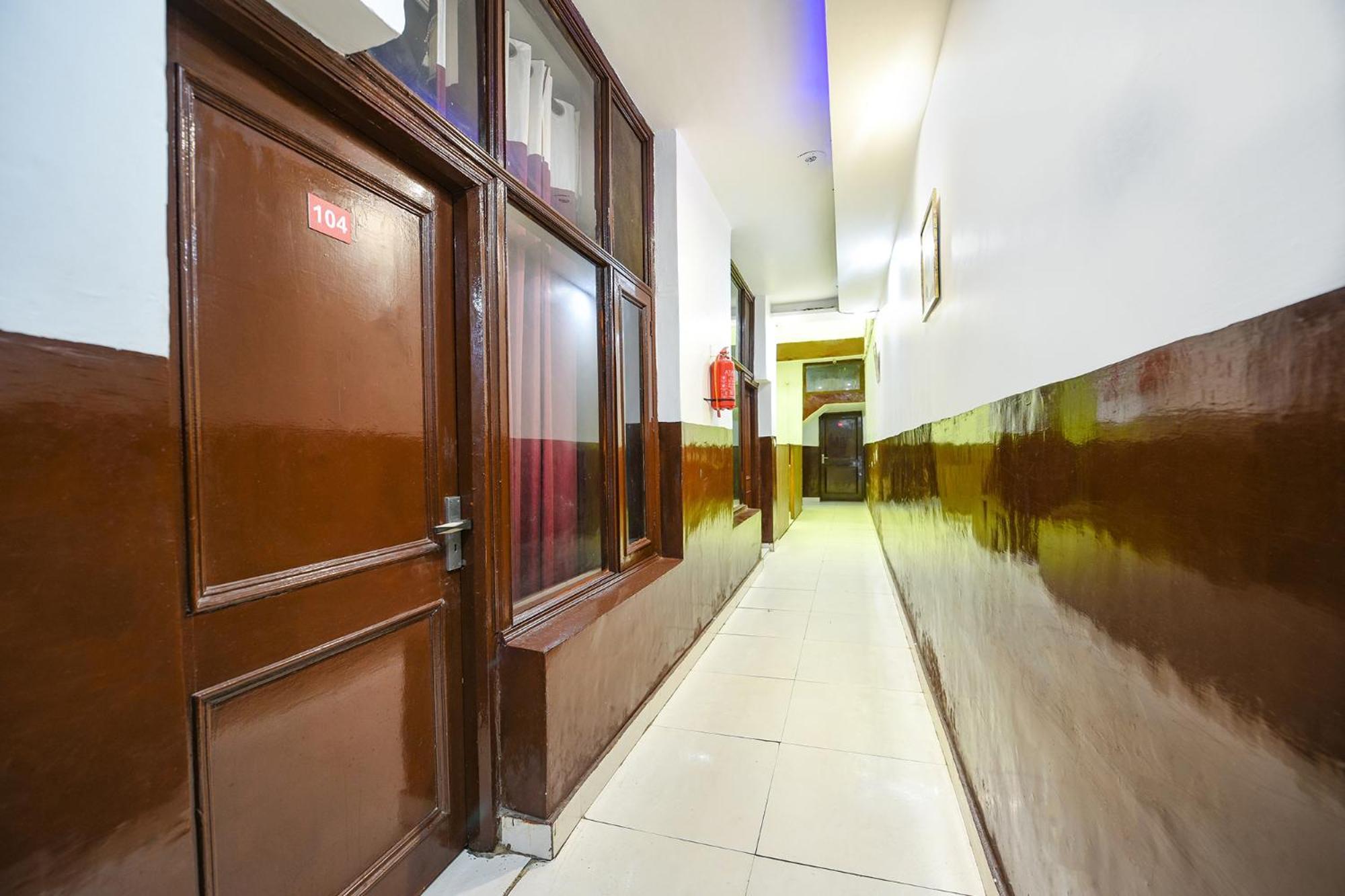 Hotel Fabexpress Diamond Sec 45 Chandīgarh Exterior foto